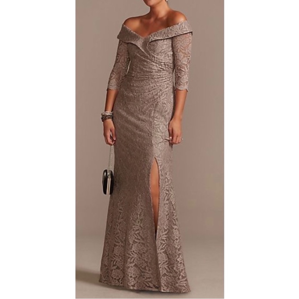 OLEG CASSINI
Off-the-Shoulder V-Neck Ruched Lace Gown Size 6 NWT